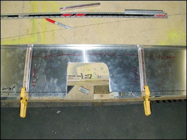 Cut 4 standard Ls 200 mm long.  Position two of these Ls on the front of the rear seat support with 490 mm between the angles.