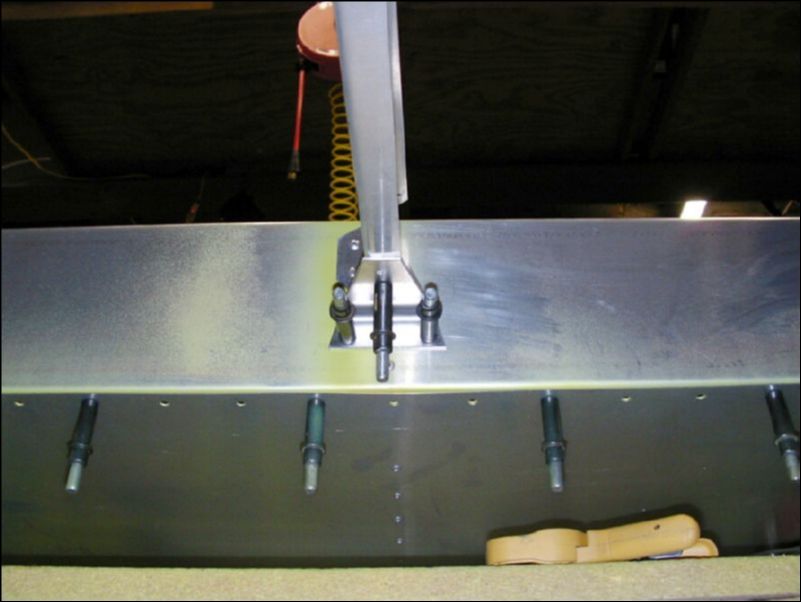 Drill and cleco the rest of the riblet gussets.